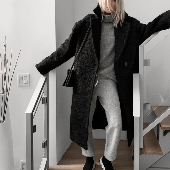 Babaton Jackets & Blazers - Babaton 1-01 Leibovitz coat